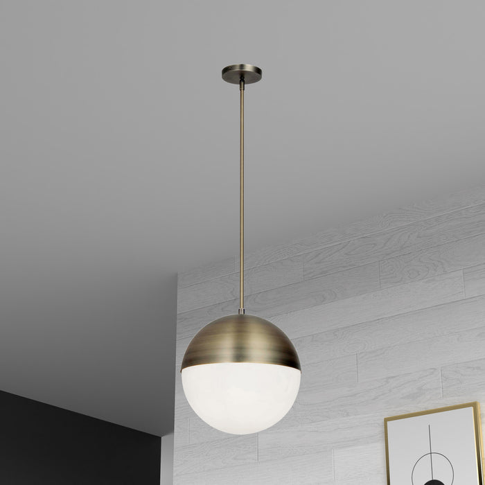 Luminaire suspendu Dayanade Dainolite en verre blanc, avec fini laiton antique et 3 ampoules
