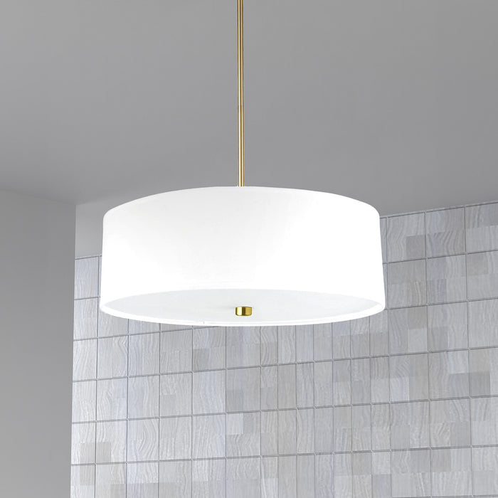 Luminaire suspendu Everly de Dainolite avec abat-jour blanc, fini laiton vieilli et 4 ampoules