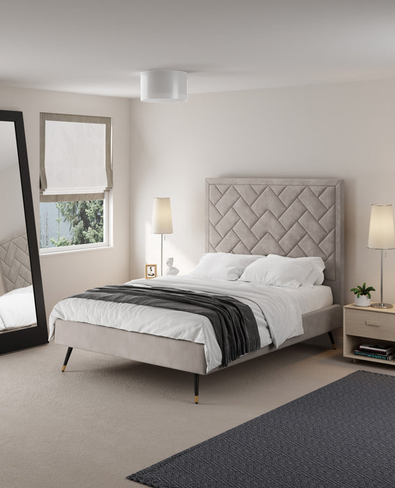 Lit double moderne Crosby en velours capitonne coloris grege