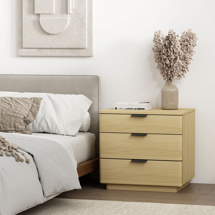 Table de nuit moderne Payton 66 cm en chene naturel (3 tiroirs)