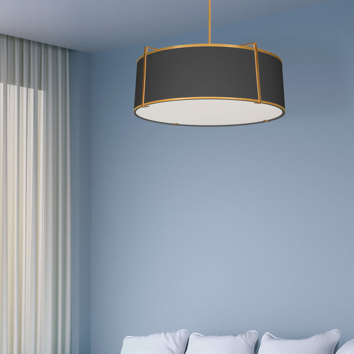 Luminaire suspendu Trapezoid de Dainolite avec abat-jour cylindrique doré et noir qui diffuse la lumière, tissu blanc et 4 ampoules