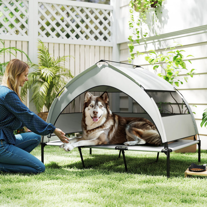 PawHut Lit Pour Chien Sureleve, Lit d'Exterieur avec Toit Amovible, Maille Respirante, Sac de Transport, Lit Portable pour Grands Chiens, 122 x 92 x 94 cm, Gris Clair