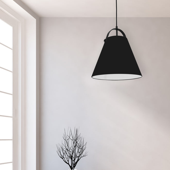 Luminaire suspendu Emperor de Dainolite avec abat-jour noir, fini noir mat et 1 ampoule
