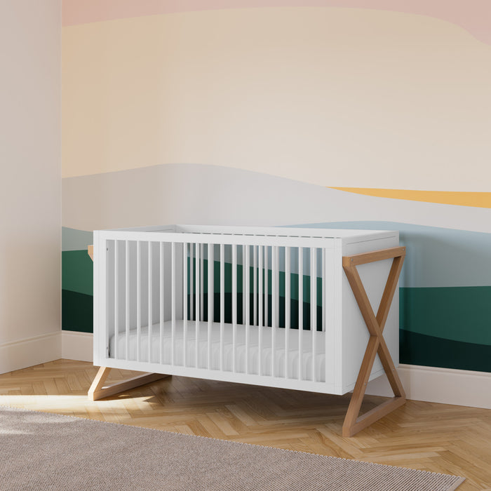 Storkcraft Equinox Lit de bebe convertible 3-en-1 - Blanc avec vintage bois clair