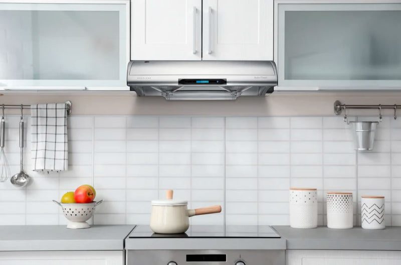 Hotte de cuisinière sous l'armoire Hauslane de 30 po en acier inoxydable - UC-C400SS-30