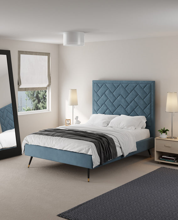 Lit double moderne Crosby en velours bleu capitonne