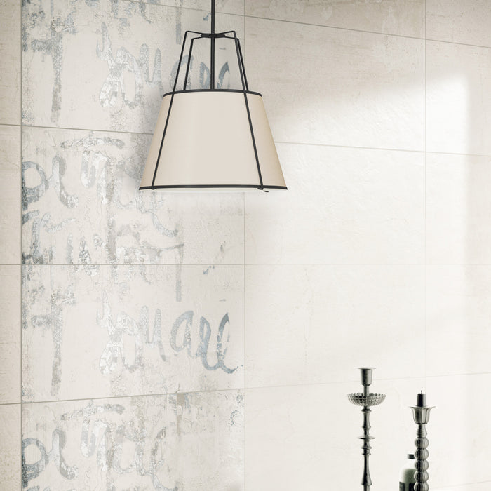 Luminaire suspendu Trapezoid de Dainolite avec abat-jour noir et crème qui diffuse la lumière, tissu blanc et 1 ampoule