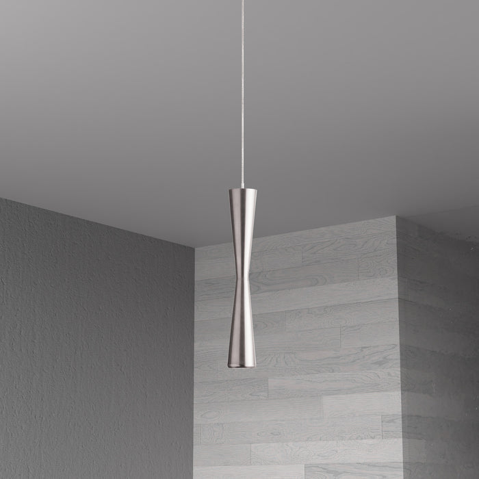 Luminaire suspendu Percita de Dainolite avec fini chromé satiné et ampoule à DEL de 5 W