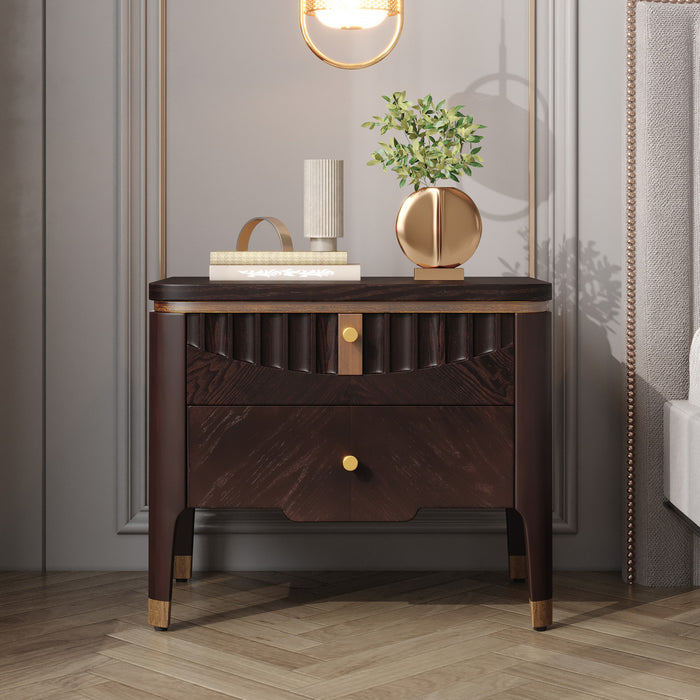 La table de nuit moderne Liam avec design en vague et 2 tiroirs de rangement, couleur brun fonce