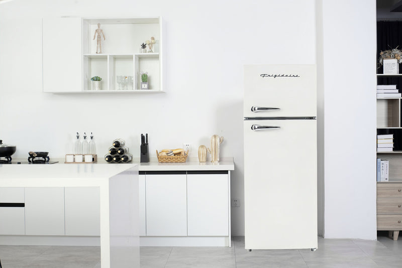 Réfrigérateur Frigidaire rétro de 7,5 pi3 et de 23,25 po - blanc - EFR786-WHITE 