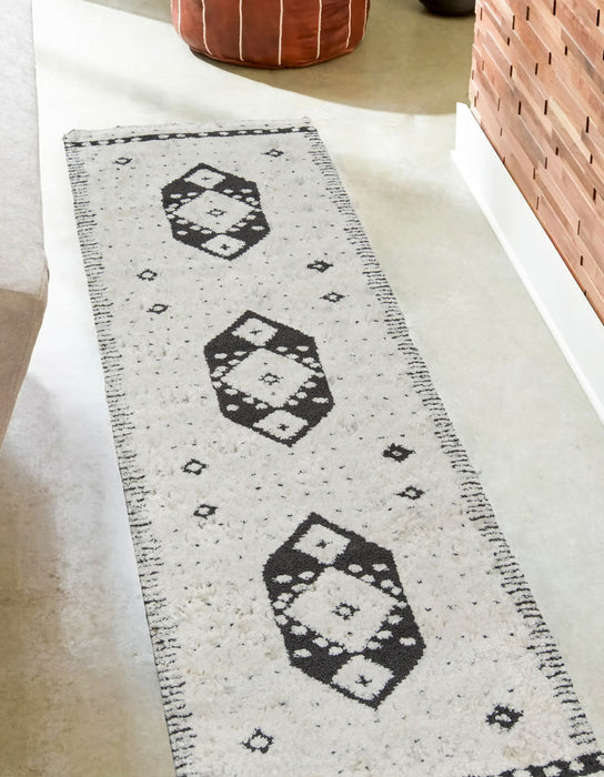 Tapis Contemporain Lyra 2'3\" x 7'6\" en Ivoire