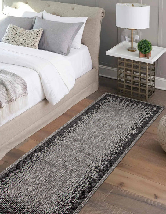 Carpette Edge grise - 2 pi 8 po x 8 pi 2 po
