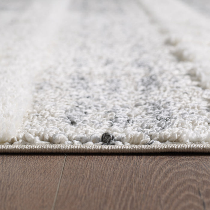 Carpette à poil long Lola crème à motif marocain géométrique - 6 pi 7 po x 9 pi 6 po