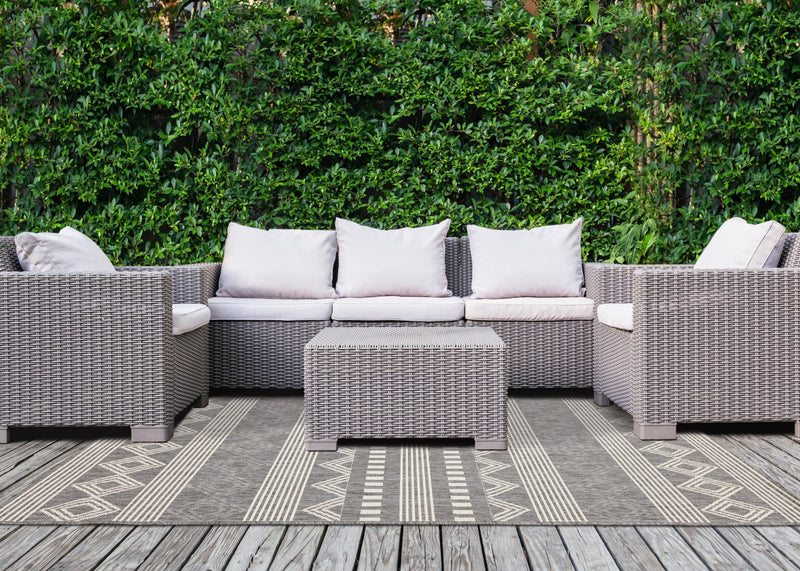 Tapis Jackson gris blanc a motifs en rangees, 5'3\" x 7'7\"