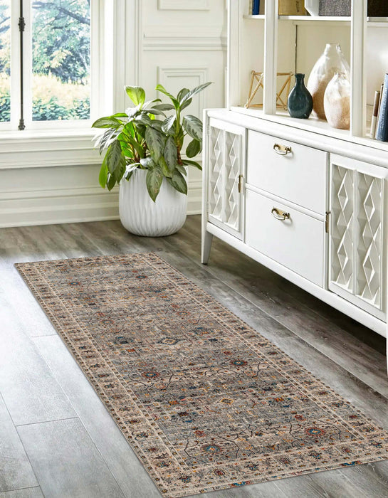 Tapis Traditionnel Zaina 2'6\" x 8'0\" en Gris