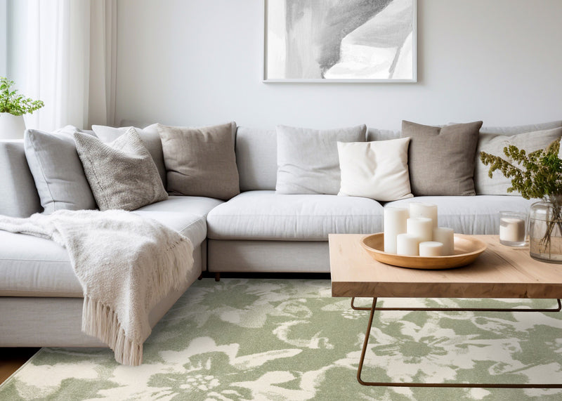 Carpette Ellis verte et crème à motif floral - 5 pi 3 po x 7 pi 7 po