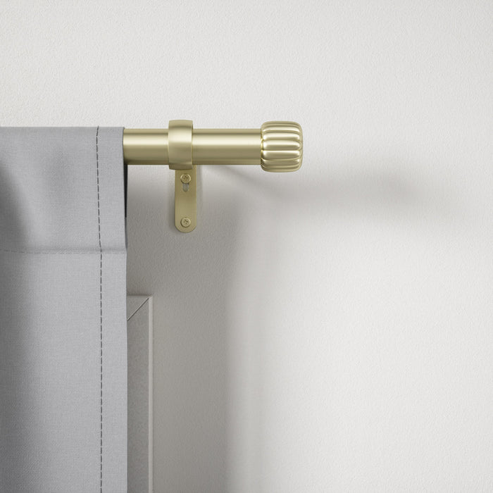  Tringle à rideaux extensible Cleo de Umbra dorée de 1 po - 36 po à 66 po