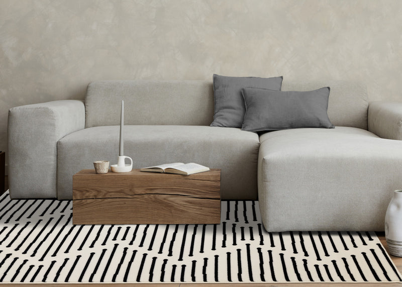 Carpette Forte noire et blanche à motif de rayures - 6 pi 7 po x 9 pi 6 po