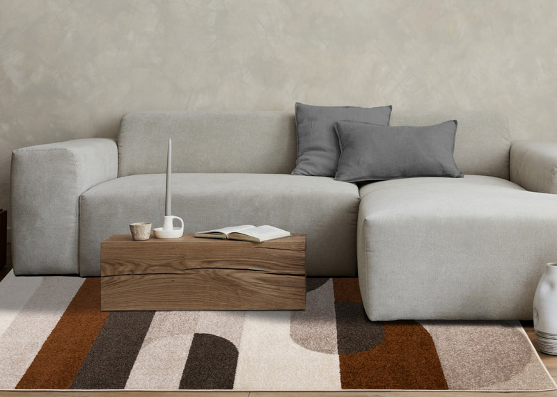 Carpette Marley taupe et sang-de-bœuf à motif de courbes géométriques - 5 pi 3 po x 7 pi 7 po