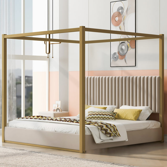 Lit plateforme Sophia a baldaquin avec tete de lit en mousse et velours, taille king, beige