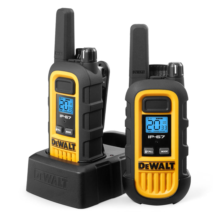 2 talkies walkie Dewalt DXFRS300 pour site de travail plus écouteurs - 1 watt, robuste, longue portée, radios bidirectionnelles intérieures-extérieures + 22 canaux