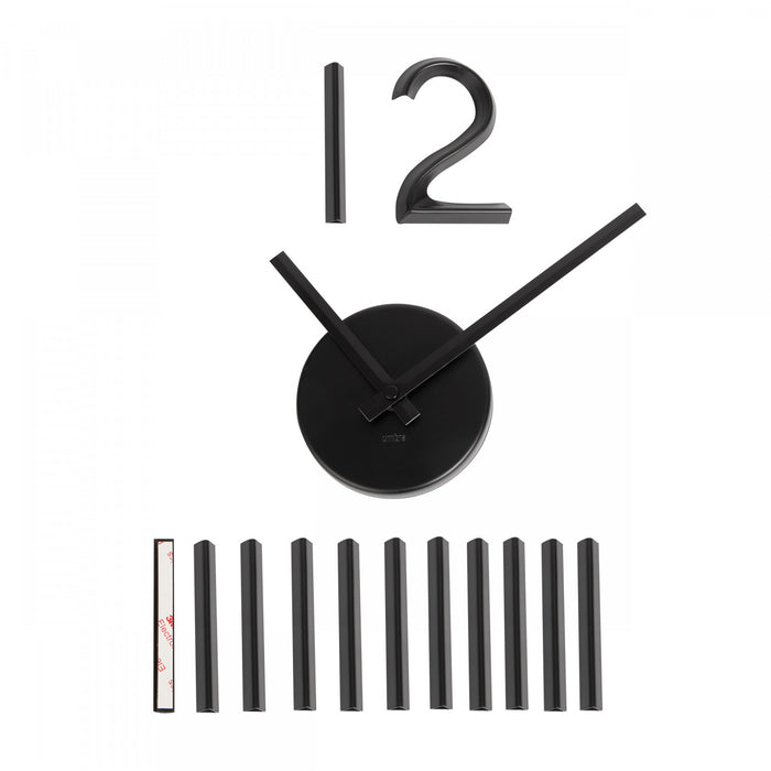 Horloge murale moderne Blink de Umbra - noire