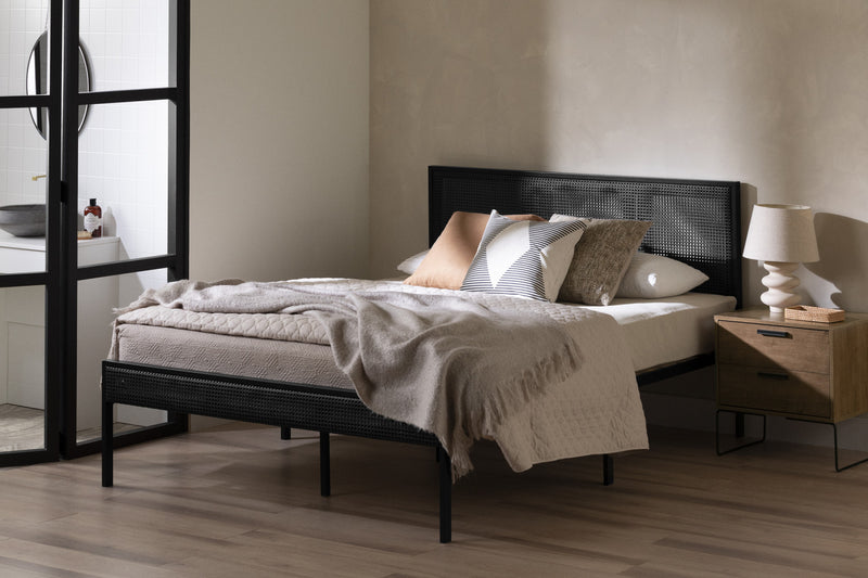 Lit double plateforme Hoya en métal avec cannage naturel - noir solide