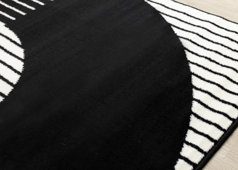 Carpette contrastante moderne Forte noire et blanche à motif de rayures - 5 pi 3 po x 7 pi 5 po