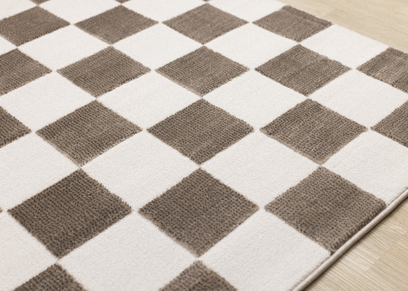 Carpette géométrique Leopold brune et blanche à motif de carreaux - 6 pi 7 po x 9 pi 6 po