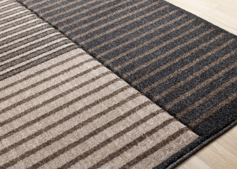 Tapis Maverick beige, brun et noir a rayures, 5'3\" x 7'7\"