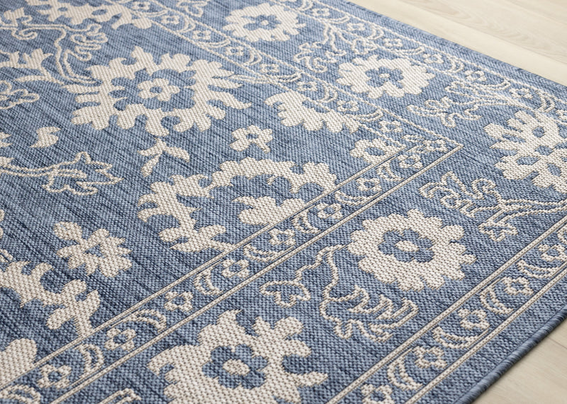 Tapis d'exterieur Cabana bleu et blanc a bordure elegante, 5'3\" x 7'7\"