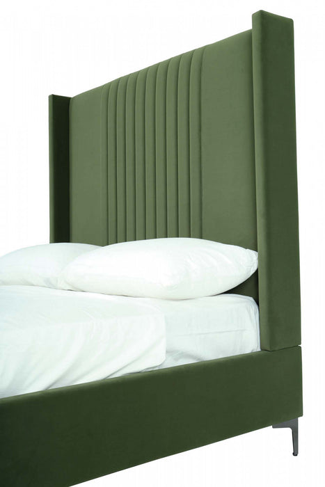 Lit Queen Promenade style milieu du siecle moderne en velours capitonne vert mousse
