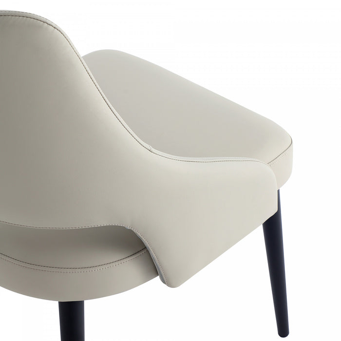 Chaise de salle a manger moderne Tremont en metal et cuir vegetalien gris pierre