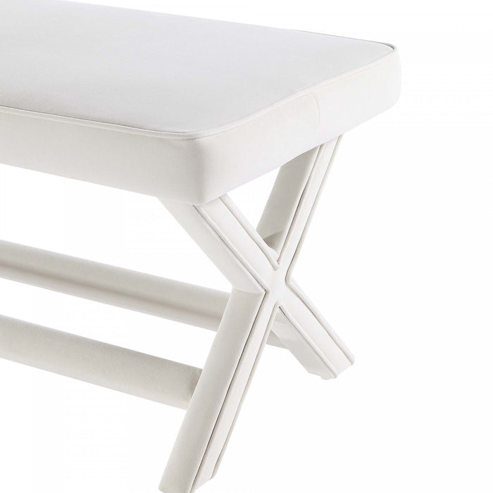Banc d’appoint moderne du milieu du siecle Abigail en velours creme capitonne
