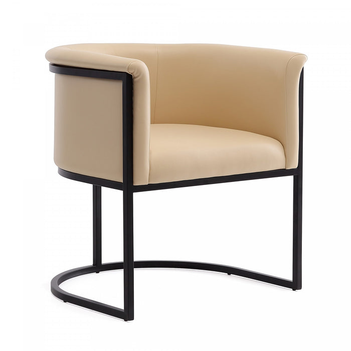 Chaise de salle a manger moderne mi-siecle cosmopolite en cuir vegetalien et metal, couleur beige - Lot de 2