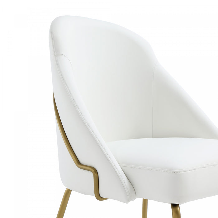 Chaise de salle a manger moderne Gracie en cuir vegetalien blanc et or avec structure en metal - Lot de 4
