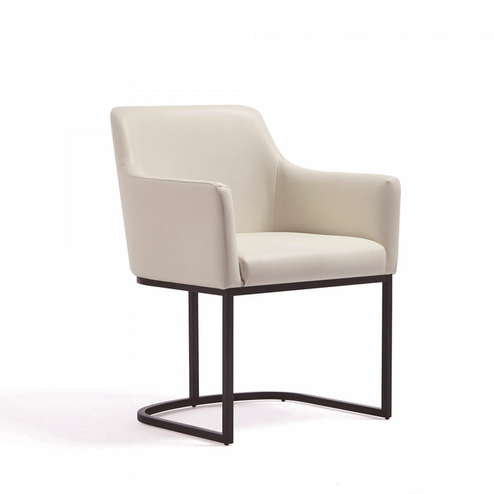 Fauteuil Serena en metal moderne et cuir vegetalien ivoire - Lot de 2