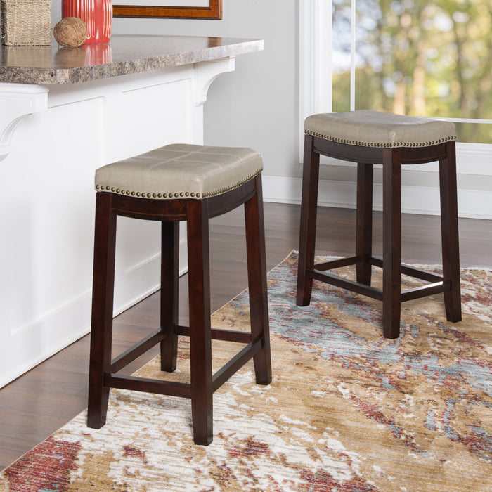 Tabouret Claridge de hauteur comptoir en similicuir beige et sans dossier - ensemble de 2