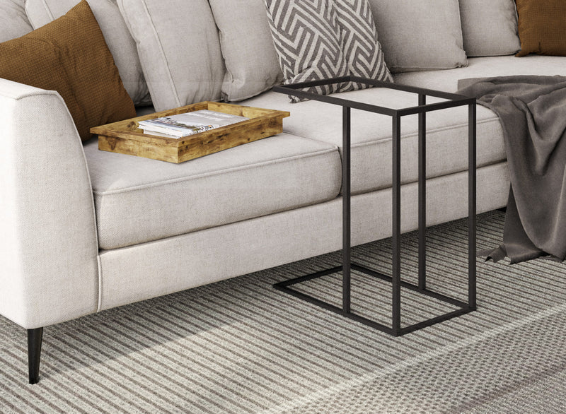 Table de bout en forme de C avec plateau encastré - bois recyclé brun avec métal noir