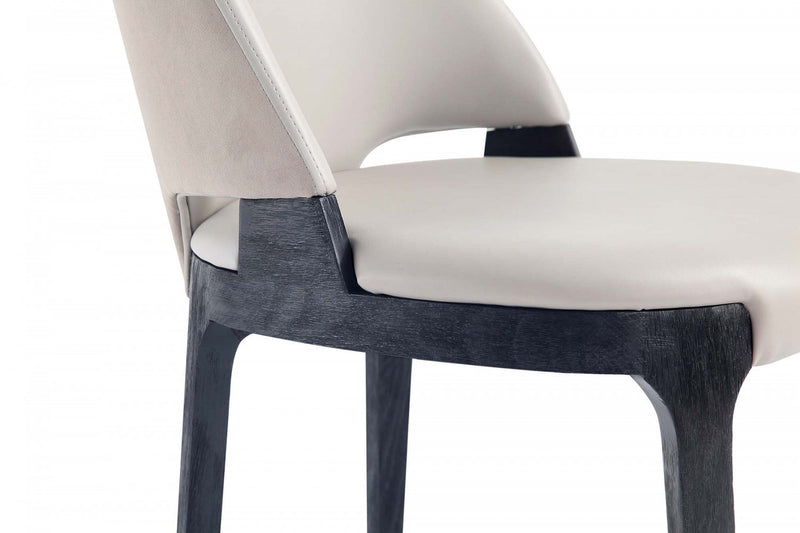 Chaise de salle a manger moderne en bois Kara avec revetement en tissu gris clair - Lot de 4