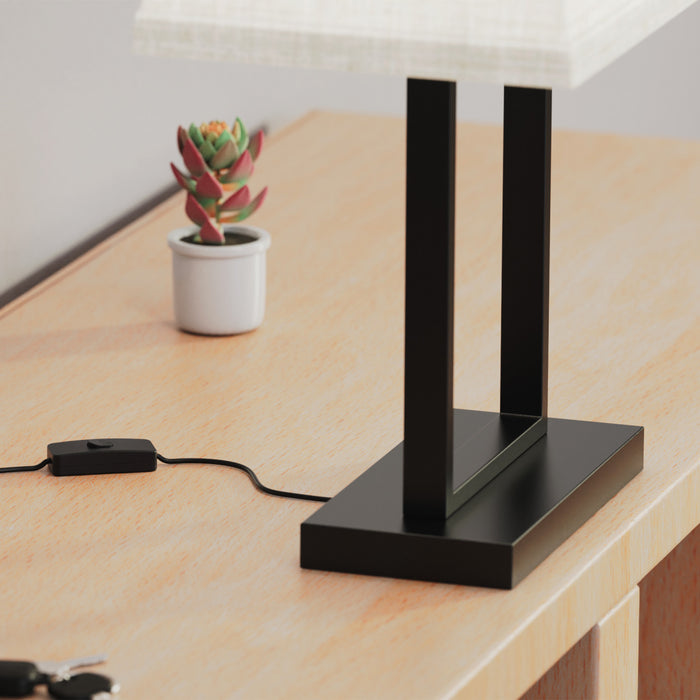 Lampe de table rectangulaire moderne noire de 22 po avec abat-jour en tissu