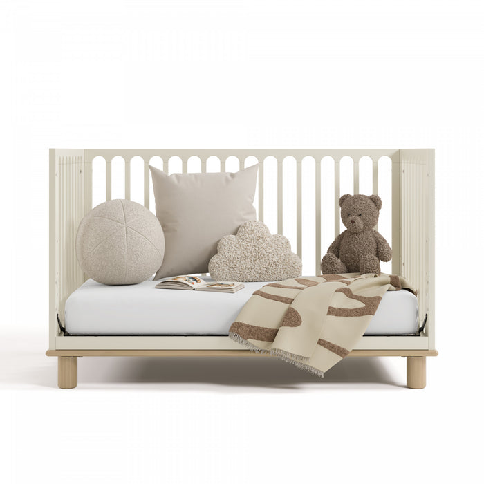 Storkcraft Sicily Lit de bebe convertible 3-en-1 de luxe avec barriere de securite pour tout-petit incluse - Avoine avec bois clair