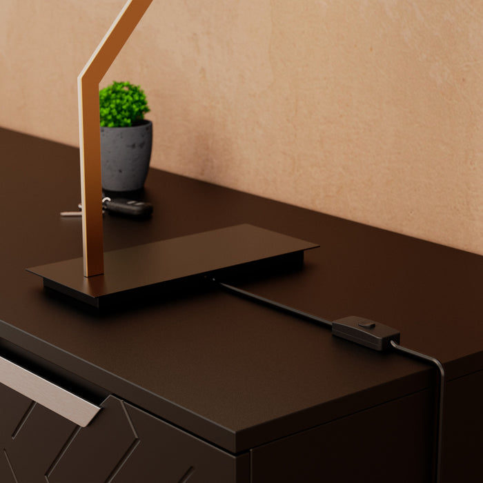 Lampe de table inclinée laiton doré de 25 po avec abat-jour texturé