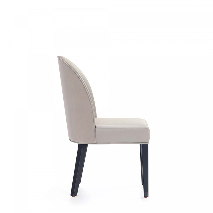 Chaise de salle a manger moderne en bois Hillman avec revetement en tissu gris clair - Lot de 4