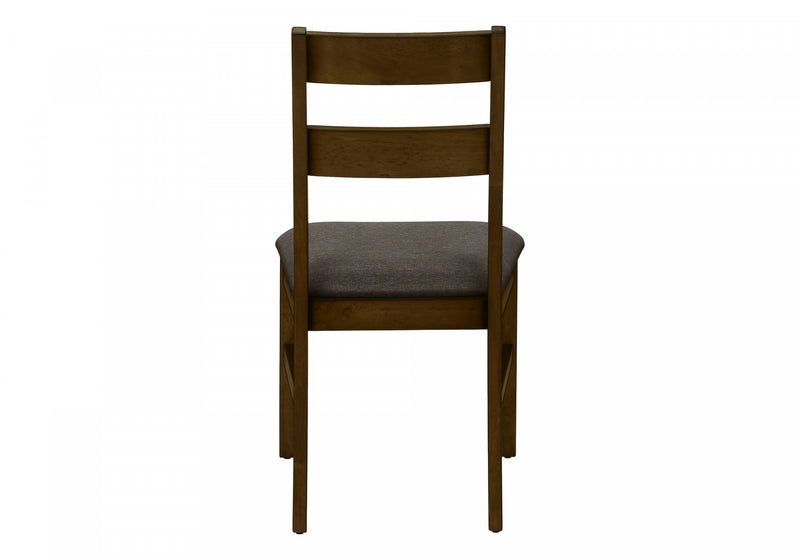 Ensemble de 2 chaises de salle à manger de style transitionnel avec bois massif brun et tissu brun pour la salle à manger et la cuisine