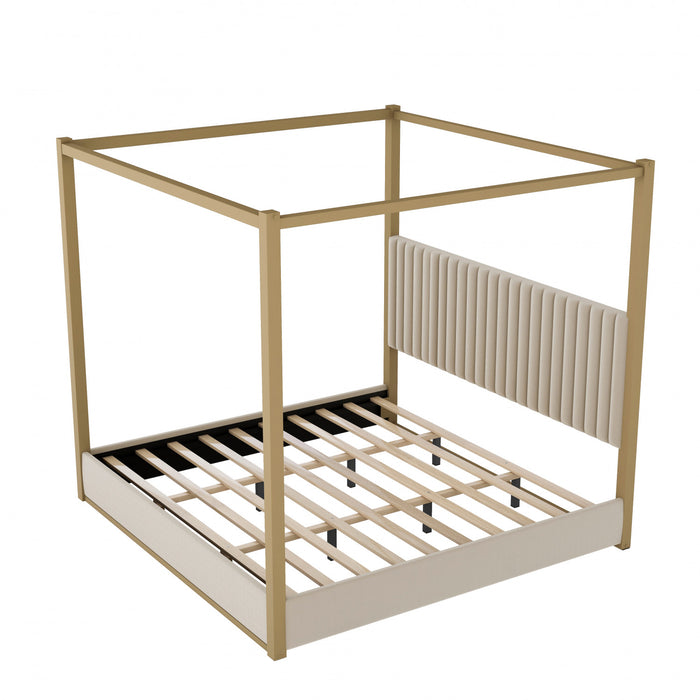 Lit plateforme Sophia a baldaquin avec tete de lit en mousse et velours, taille king, beige