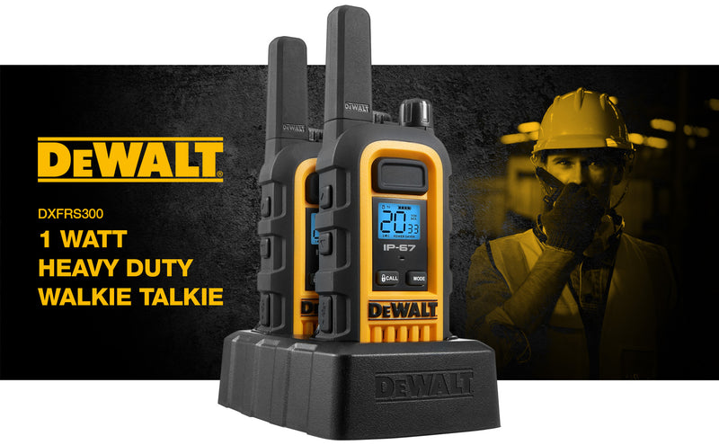 2 talkies walkie Dewalt DXFRS300 pour site de travail plus écouteurs - 1 watt, robuste, longue portée, radios bidirectionnelles intérieures-extérieures + 22 canaux