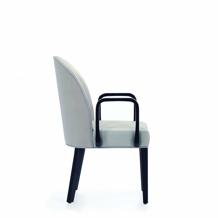Fauteuil moderne en bois Hillman avec accoudoirs et revetement gris clair - Lot de 2
