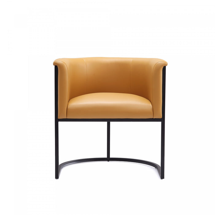 Chaise de salle a manger moderne mi-siecle cosmopolite en cuir vegetalien et metal couleur camel - Lot de 2
