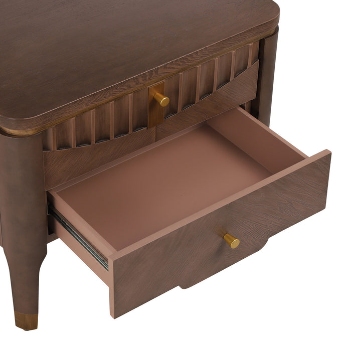 La table de nuit moderne Liam avec design en vague et 2 tiroirs de rangement, couleur marron
